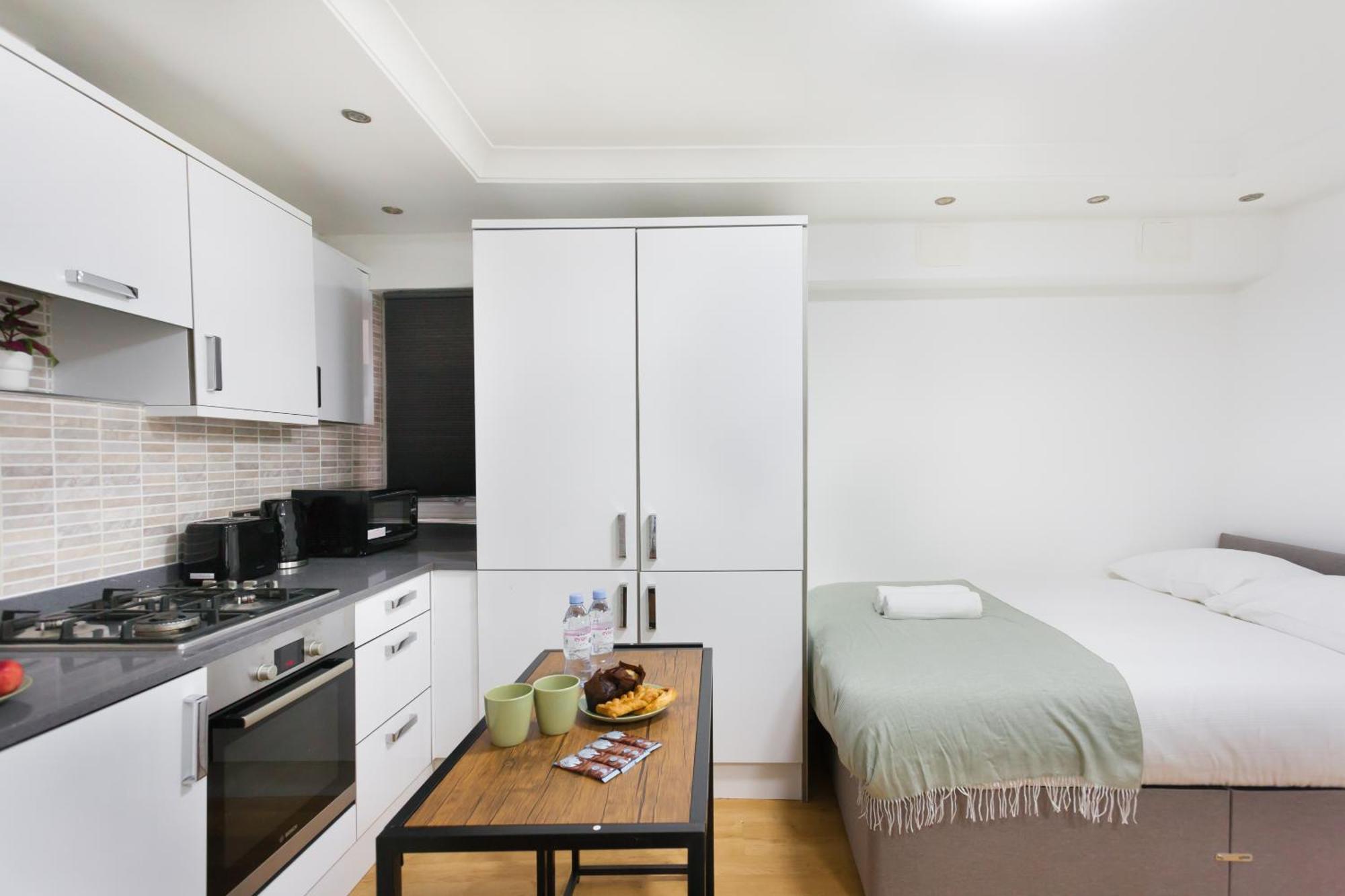 Eurostar Budget Rooms - Next To Kings Cross & Eurostar Train Station Лондон Экстерьер фото